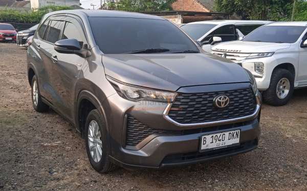 TOYOTA INNOVA ZENIX G