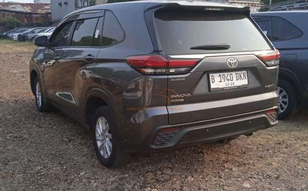 TOYOTA INNOVA ZENIX G