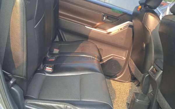TOYOTA INNOVA ZENIX G