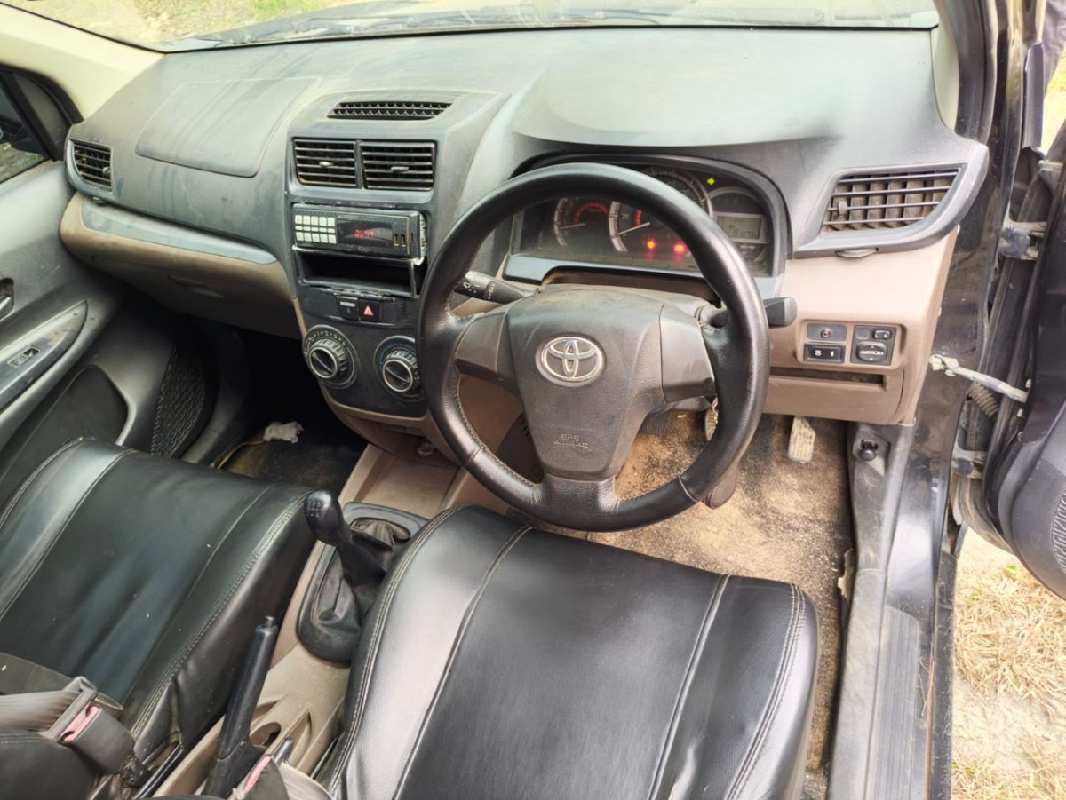 TOYOTA  AVANZA  1.3 E