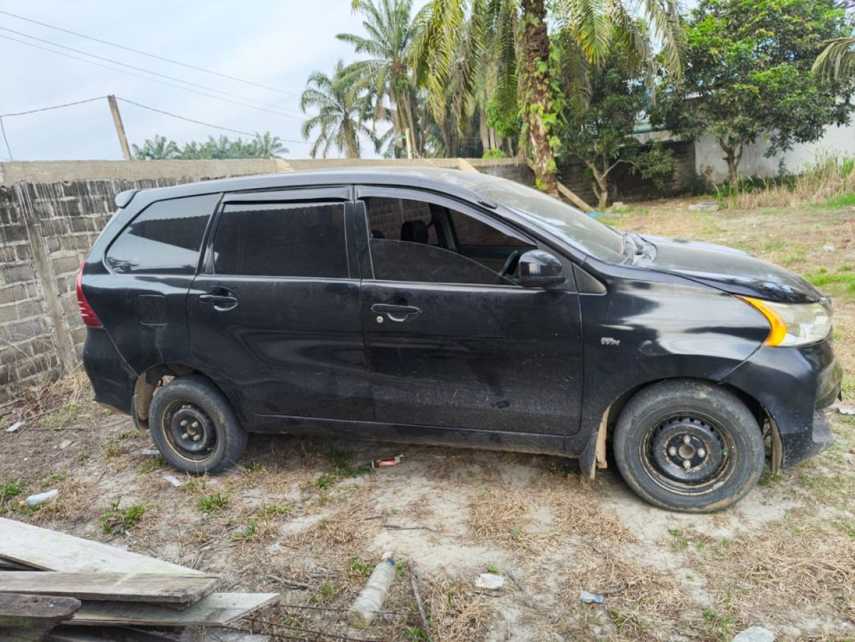 TOYOTA  AVANZA  1.3 E
