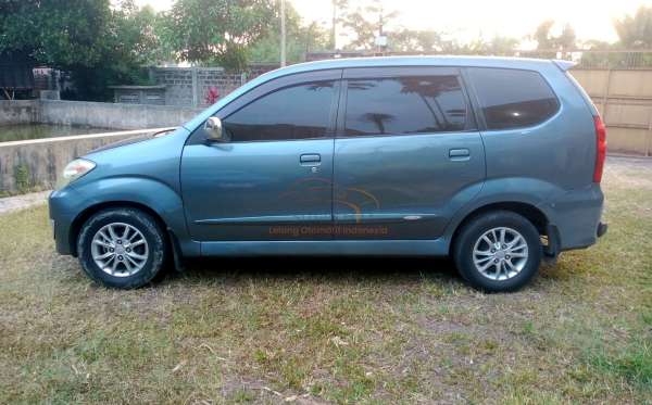 DAIHATSU  XENIA