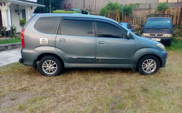 DAIHATSU  XENIA