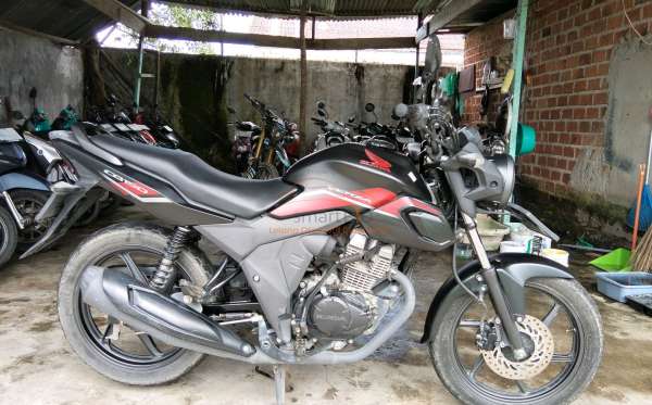 HONDA CB 150 Verza
