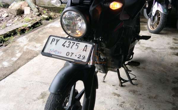 HONDA CB 150 Verza