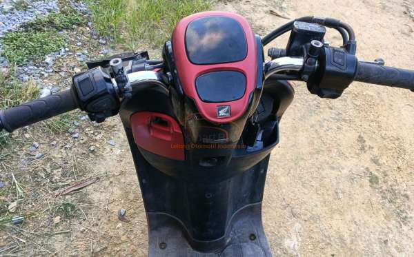 HONDA SCOOPY PRESTIGE