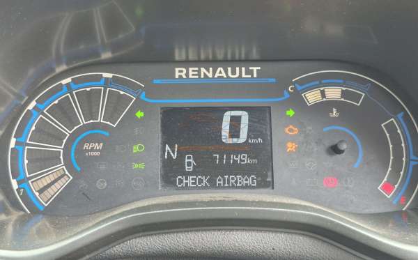 RENAULT TRIBER 1.0 RXZ AT