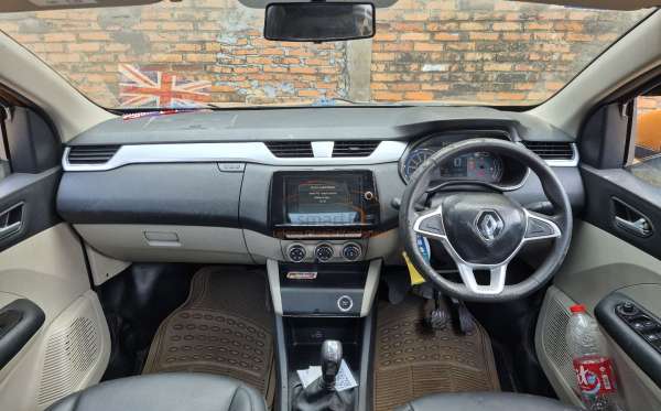 RENAULT TRIBER 1.0 RXZ AT