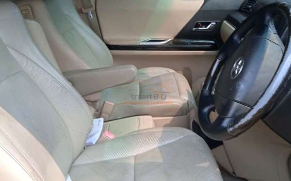 TOYOTA  ALPHARD  2.4