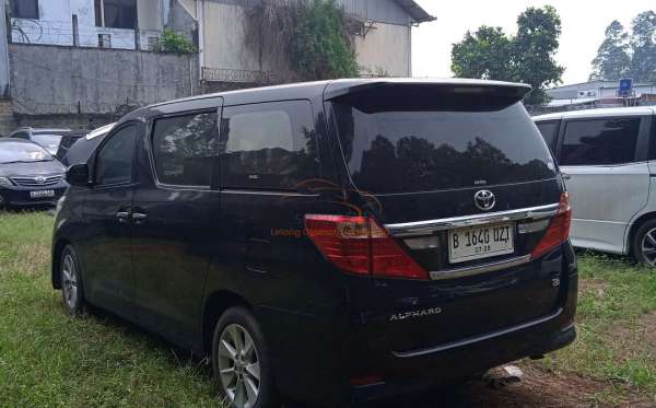 TOYOTA  ALPHARD  2.4