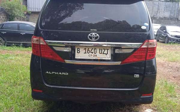 TOYOTA  ALPHARD  2.4