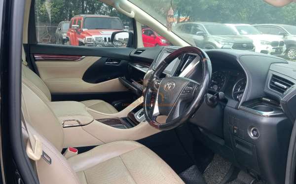 TOYOTA ALPHARD 2.5 G