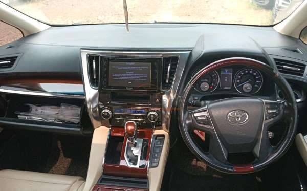 TOYOTA ALPHARD 2.5 G