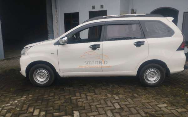 TOYOTA AVANZA E