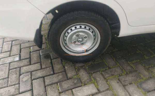 TOYOTA AVANZA E