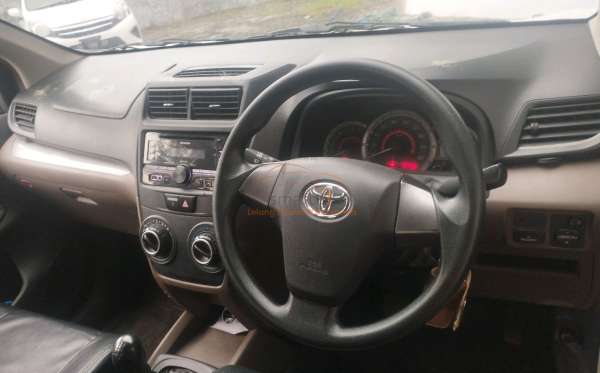 TOYOTA AVANZA E