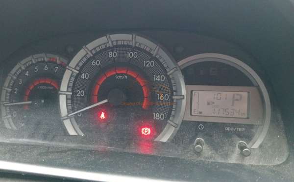 DAIHATSU XENIA 1.3 X
