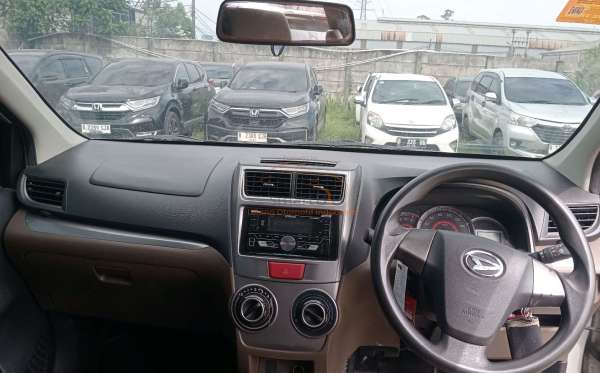 DAIHATSU XENIA 1.3 X