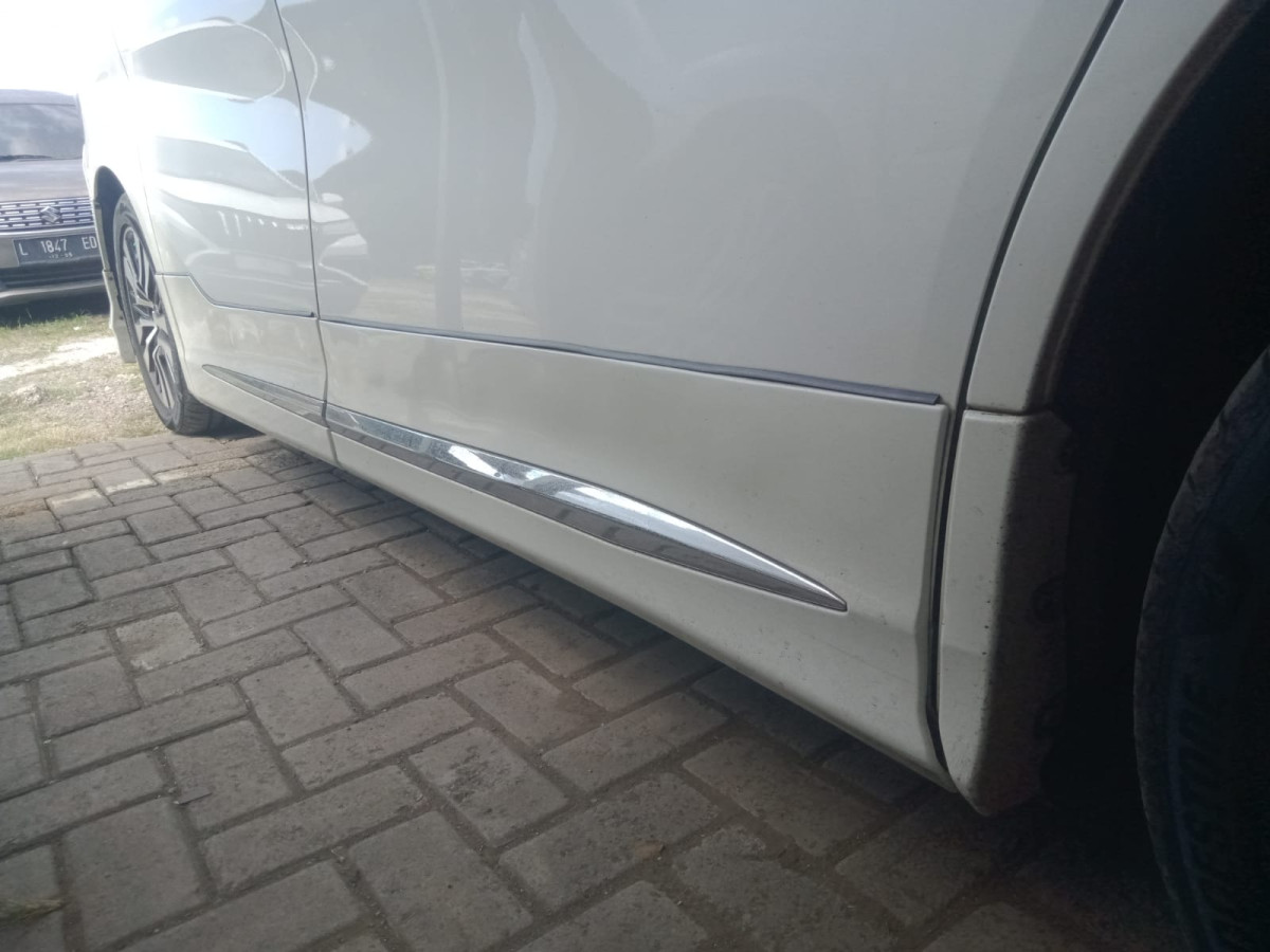 TOYOTA ALPHARD 2.5 G