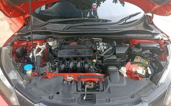 HONDA HRV RU1 1.5 E