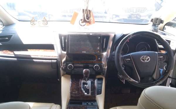 TOYOTA ALPHARD 2.5 G