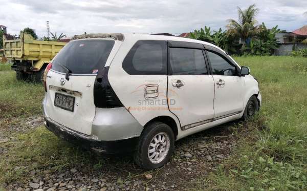 TOYOTA AVANZA