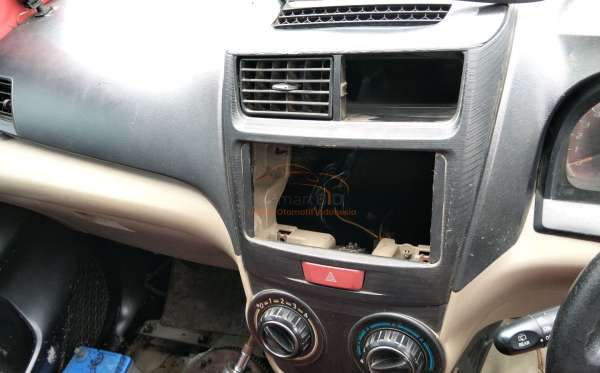 TOYOTA AVANZA