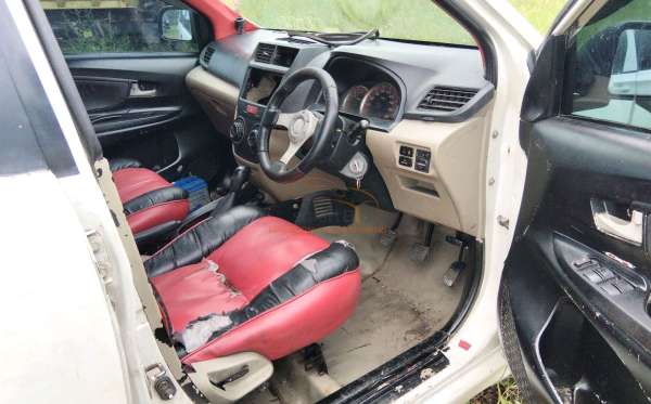 TOYOTA AVANZA