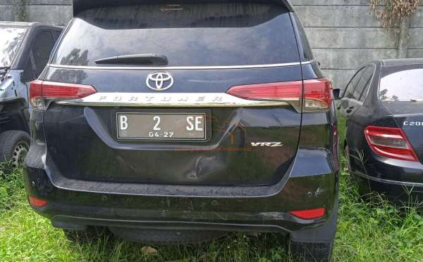 TOYOTA  FORTUNER  2.4 VRZ