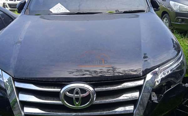TOYOTA  FORTUNER  2.4 VRZ