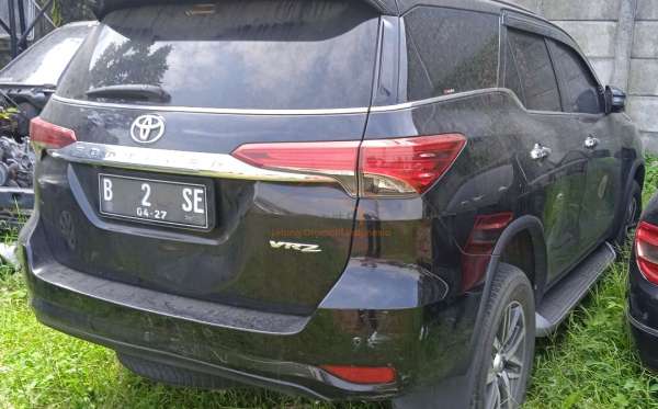 TOYOTA  FORTUNER  2.4 VRZ