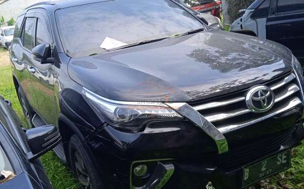 TOYOTA  FORTUNER  2.4 VRZ