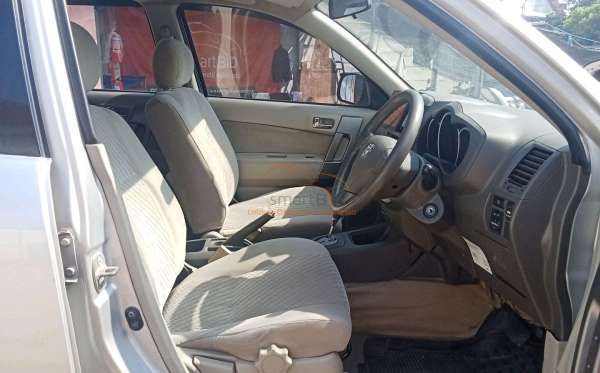 TOYOTA RUSH 1.5 G A/T