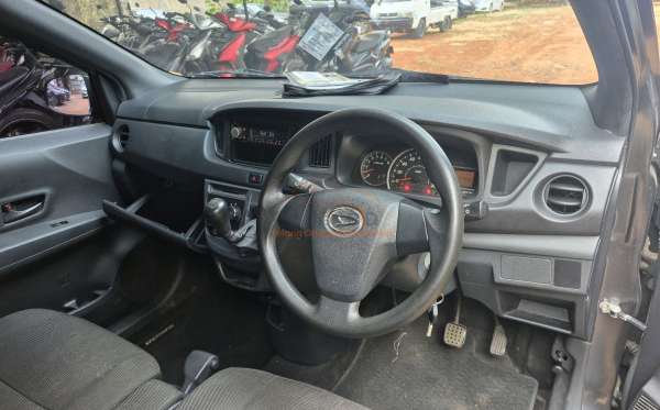 DAIHATSU SIGRA M