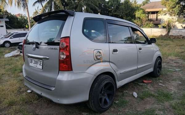 DAIHATSU  XENIA