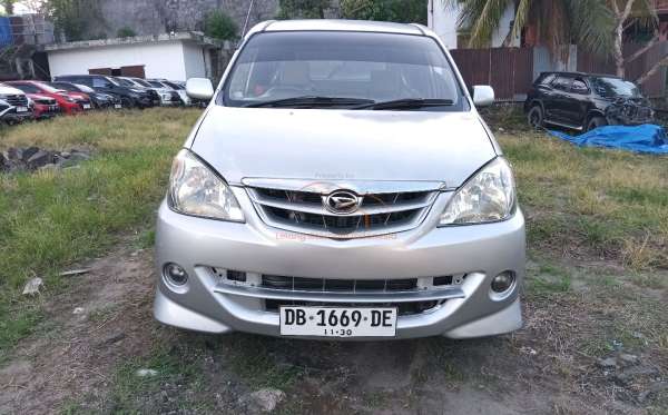 DAIHATSU  XENIA