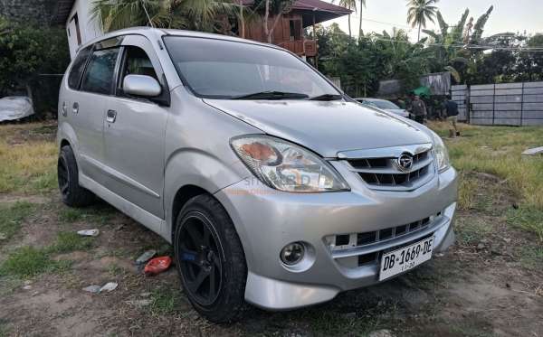 DAIHATSU  XENIA