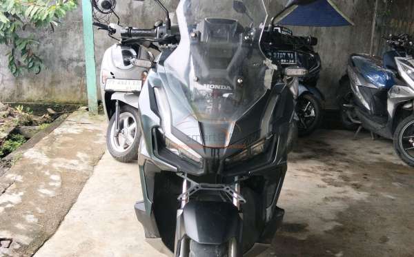 HONDA  ADV