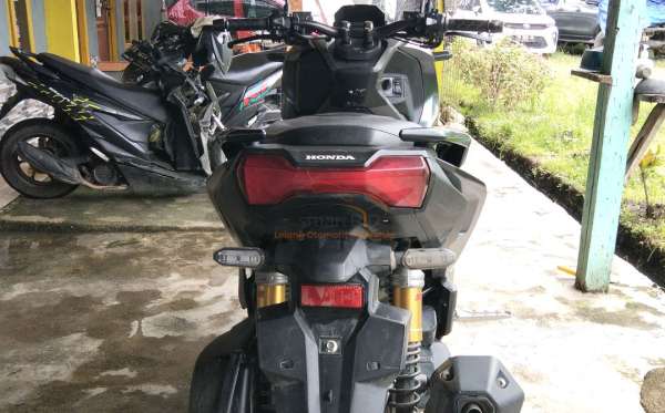 HONDA  ADV