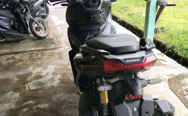 HONDA  ADV