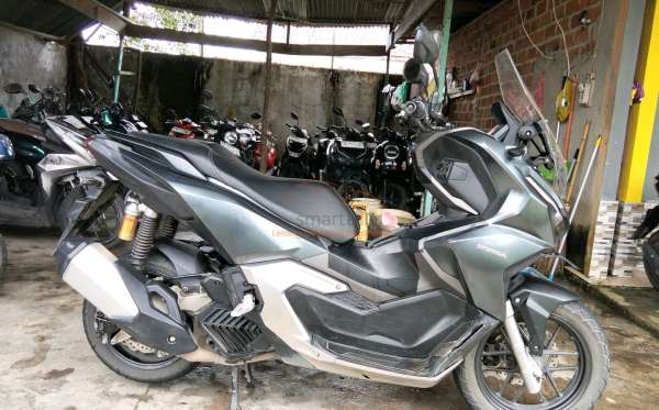 HONDA  ADV