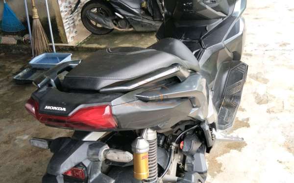 HONDA  ADV