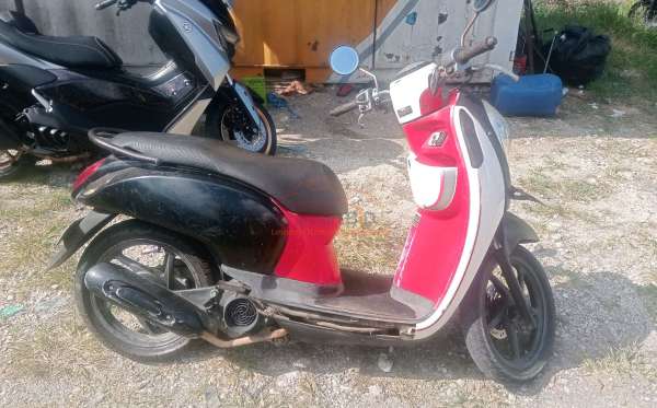 HONDA  SCOOPY