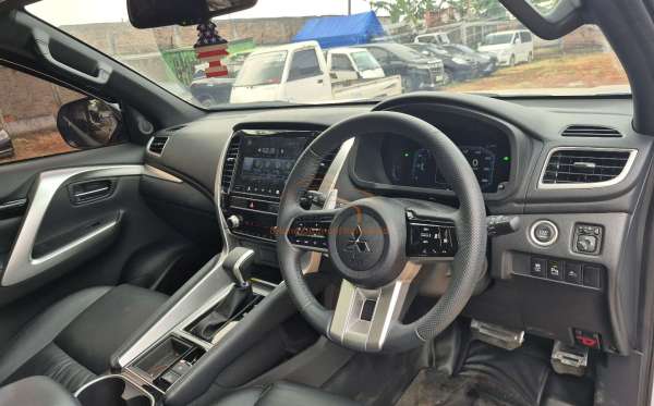 MITSUBISHI  PAJERO  SPORT 2.4L DAKAR-L (4X2)