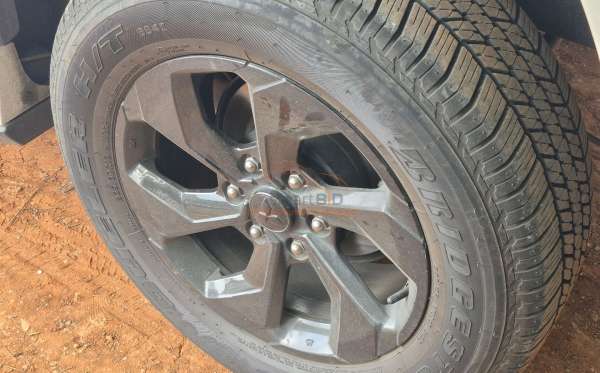 MITSUBISHI  PAJERO  SPORT 2.4L DAKAR-L (4X2)