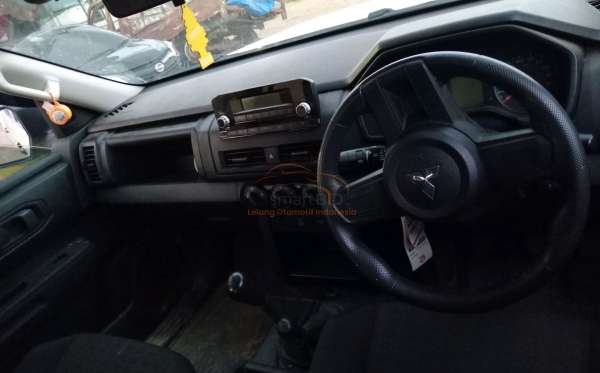 MITSUBISHI TRITON