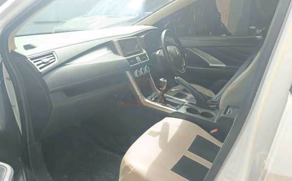 MITSUBISHI XPANDER