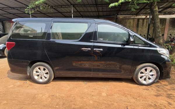 TOYOTA ALPHARD 2.4