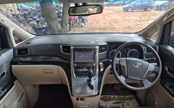 TOYOTA ALPHARD 2.4
