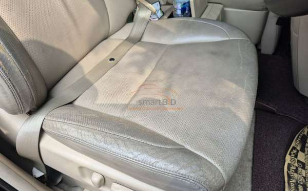 TOYOTA ALPHARD 2.4